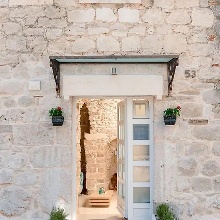 Luxury Volat سبليت